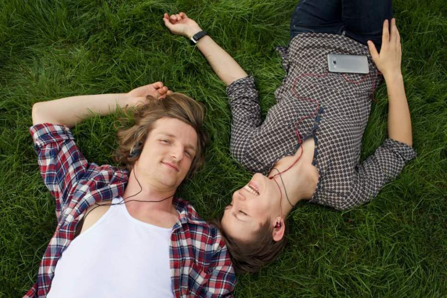 友達以上恋人未満についての歌詞がある曲 歌おすすめ7選 雑学報知